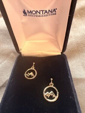 Montana Silversmiths silver Mountain Circle Drop Earrings